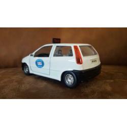 Fiat Punto " Taxi " - Bburago