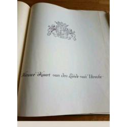 Groot oud platenboek van de stad Utrecht