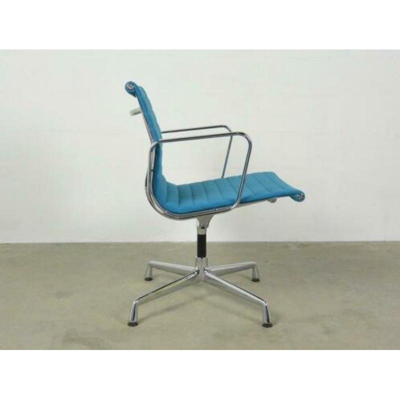Vitra EA 107, Chroom, hopsak turquoise, Charles Eames