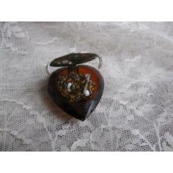 Oud klein hart vormig doosje / ketting hanger met rozenkrans