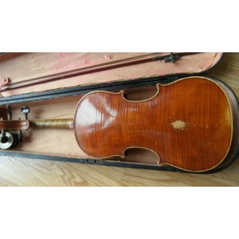 Antiek oude viool opknapper