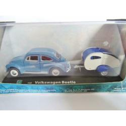 Volkswagen Beetle van Cararama met caravan 1/43