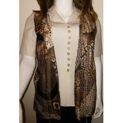 2-1-look: blouse met tijgerprint vest