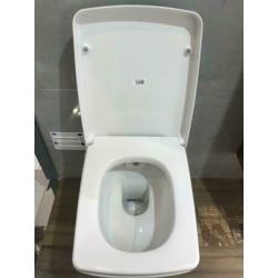 merk Vitra Nieuw ! toilet met douche/spoel functie