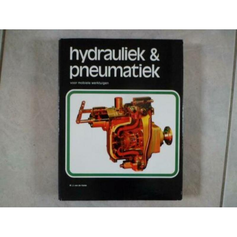 Boek over Hydrauliek & Pneumatiek voor mobiele werktuigen