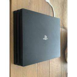 Sony PlayStation 4 Pro 1 tb met 28 inch Samung 4K monitor