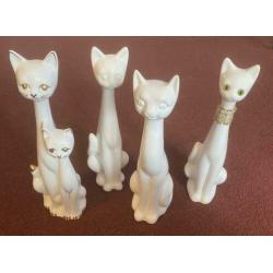 Witte Poezen, 4 witte katten hoog 35 cm.