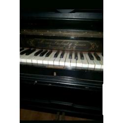 Antieke piano van Van Lieshout en Zonen