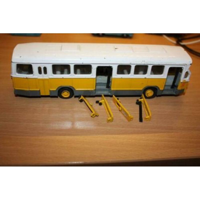 LION Toys DAF bus