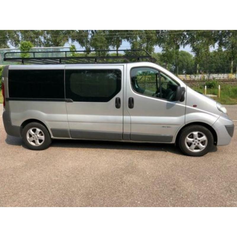Renault Trafic 2.5 dCi T29 L2H1 / Airco / 3 persoons / Marge
