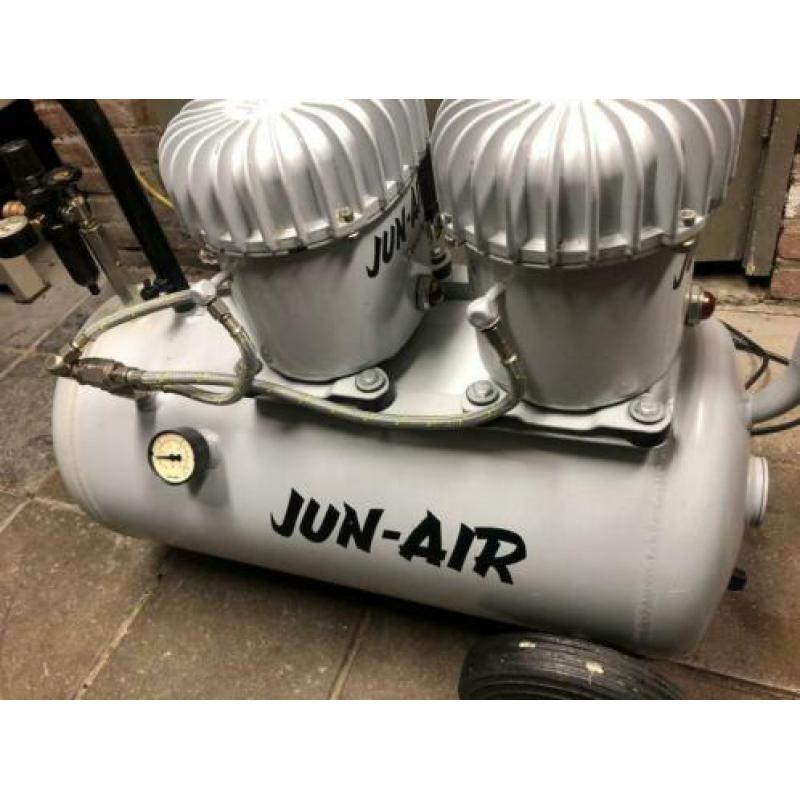 Jun-Air still compressor 2 kops 50 liter tankinhoud