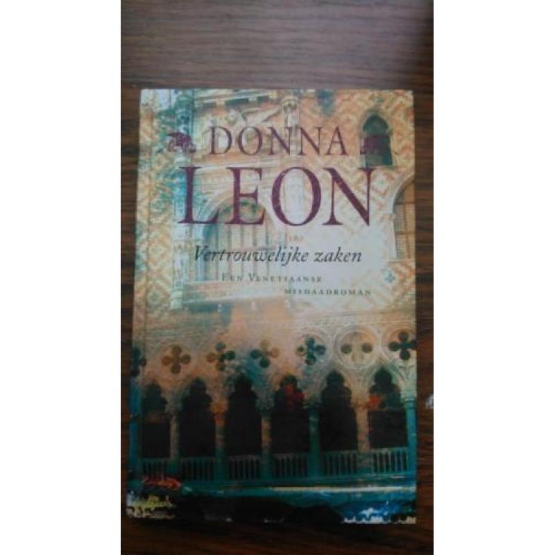 Donna Leon - 3 boeken en 1 omnibus
