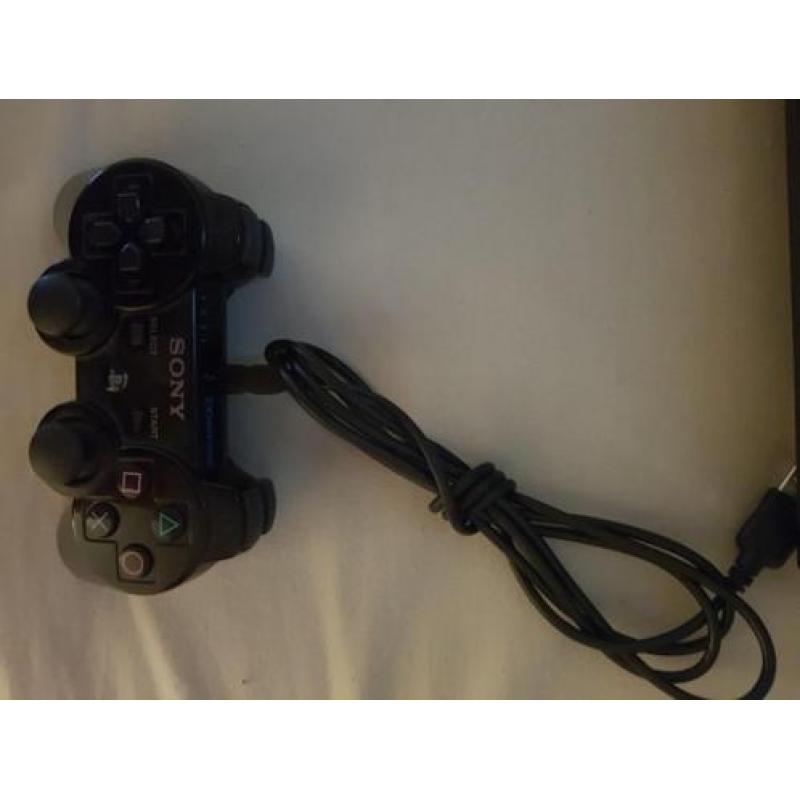 Playstation 3 2 controllers (incl. oplader) 10 spellen